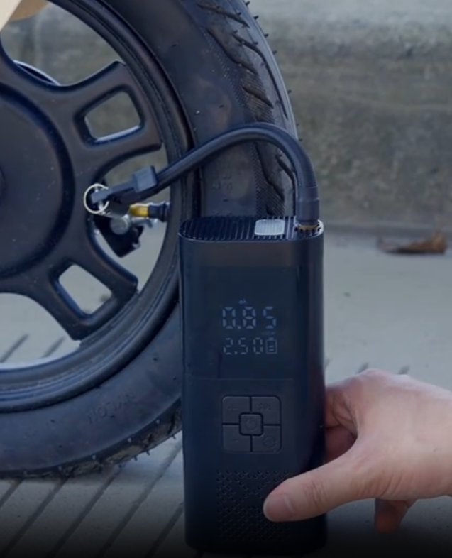 Digital lufttrykkmåler med luftpåfylling